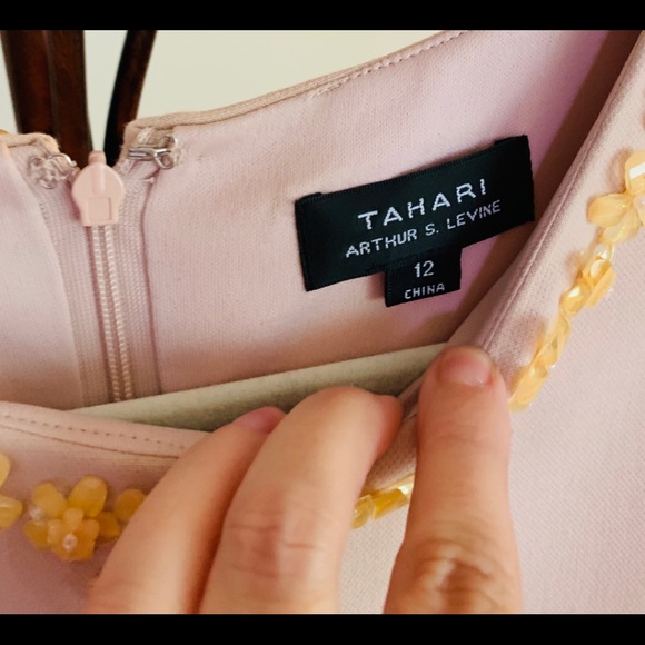 Tahari Cocktail Sheath Dress - Size 12 - Picture 2 of 3